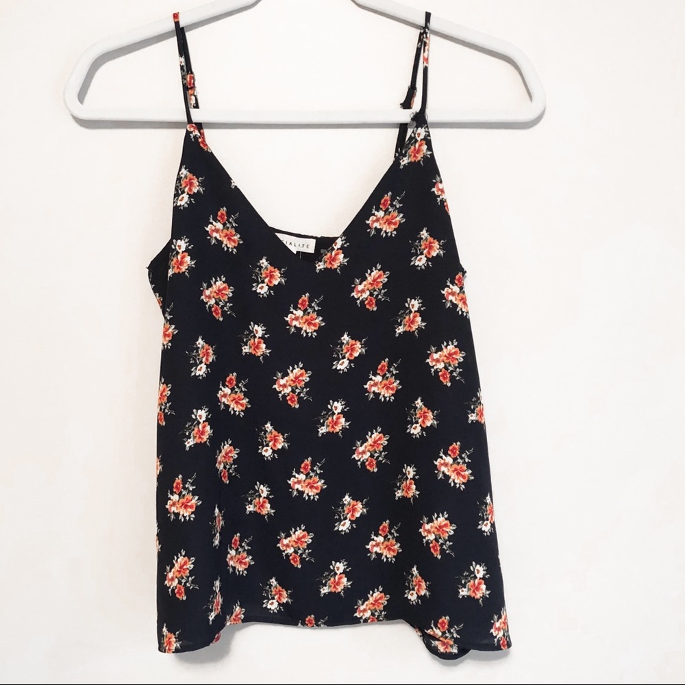 NWT Socialite Navy Coral Floral Tank Top
